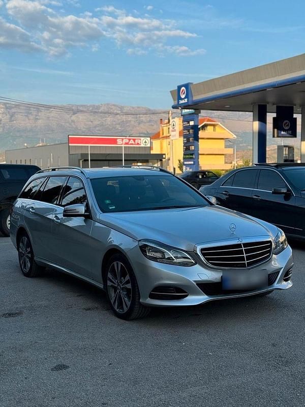 Gebraucht Mercedes 220 170 PS (125 kW) 2014 Silber Kombi