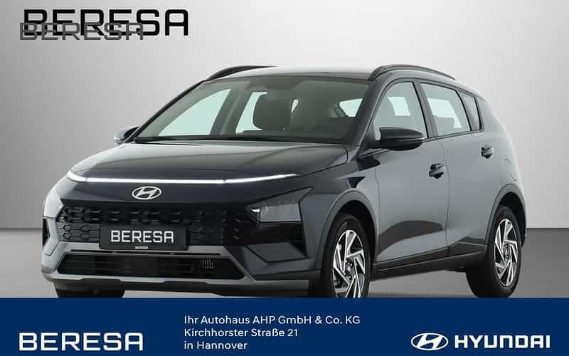 Grau Neu 2025 Hyundai Bayon Trend SUV | 21.980 € (Fairer Preis) - Bild 1/4