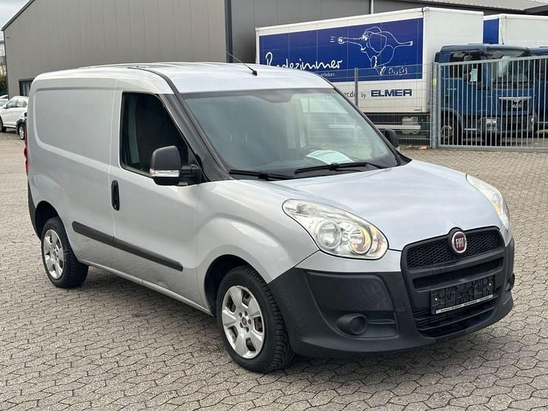 Gebraucht Fiat Doblò 90 PS (66 kW) 2014 Grau Van / Kleinbus