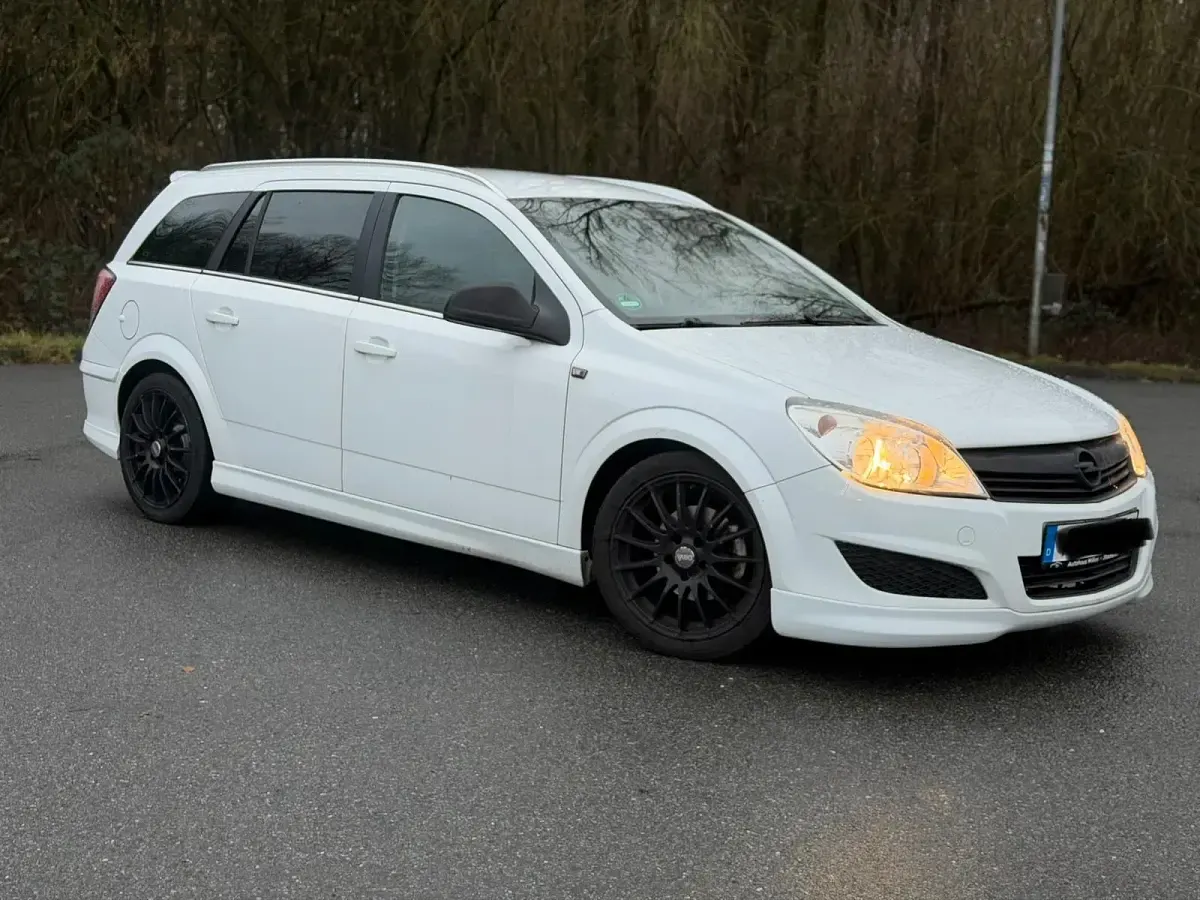 Gebraucht Opel Astra 115 PS (84 kW) 2010 Weiß Kombi