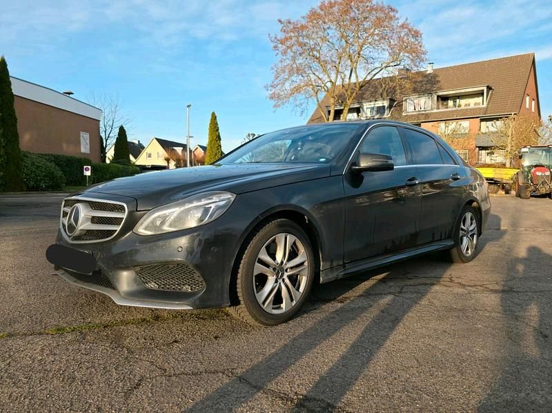Gebraucht Mercedes E400 Avantgarde 333 PS (244 kW) 2017 Schwarz Limousine