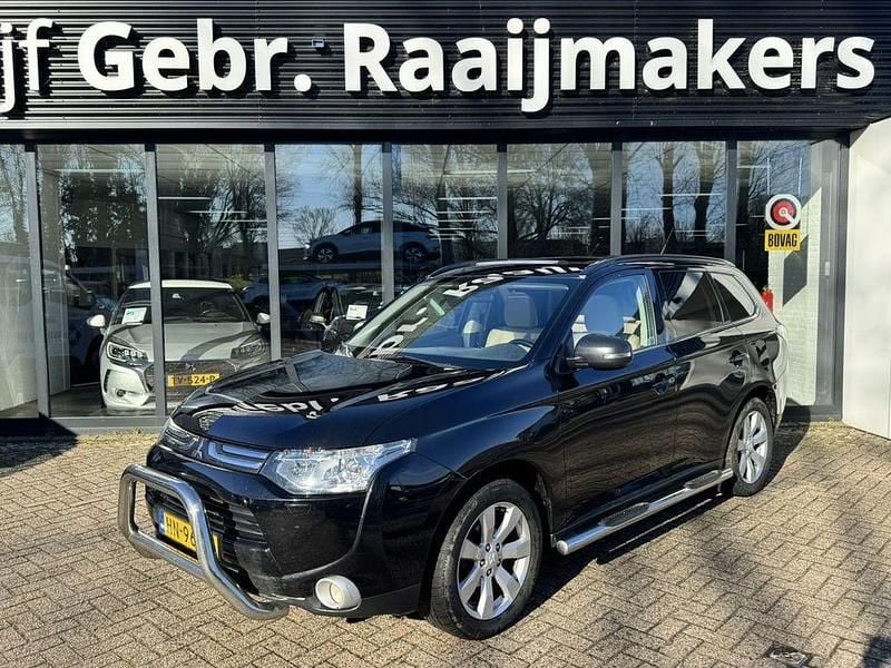 Gebraucht Mitsubishi Outlander Intense+ 150 PS (110 kW) 2014 Schwarz SUV