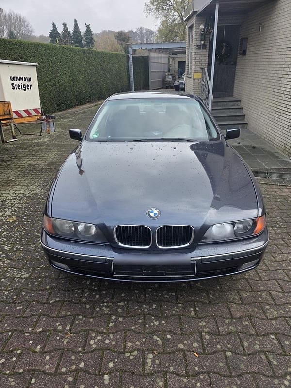 Gebraucht BMW 528 193 PS (141 kW) 1997 Grau Limousine