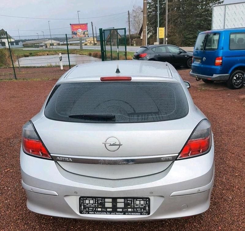 Gebraucht Opel Astra GTC 140 PS (102 kW) 2008 Silber Limousine