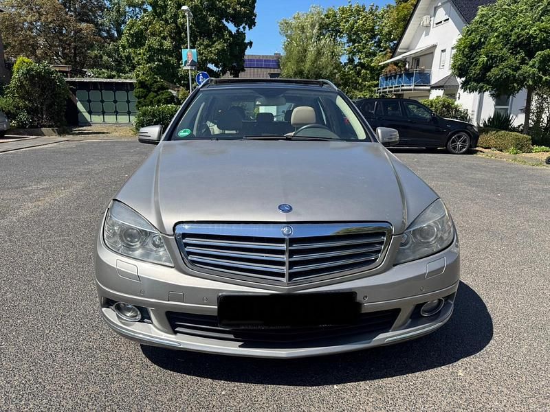 Grau Gebraucht 2009 Mercedes C320 Kombi | 7.800 € (Fairer Preis) - Bild 1/4