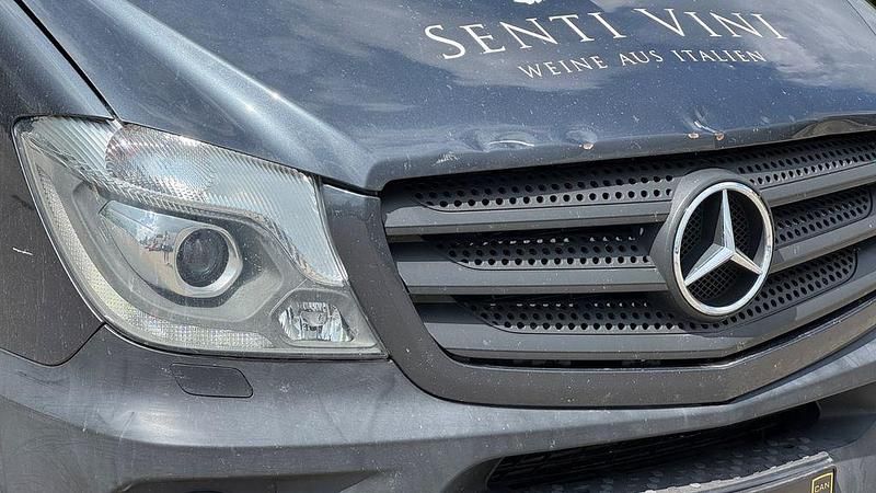 Gebraucht Mercedes Sprinter 163 PS (119 kW) 2018 Grau Van