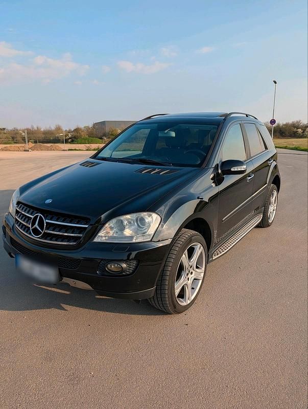 Gebraucht Mercedes ML320 224 PS (164 kW) 2008 Schwarz SUV