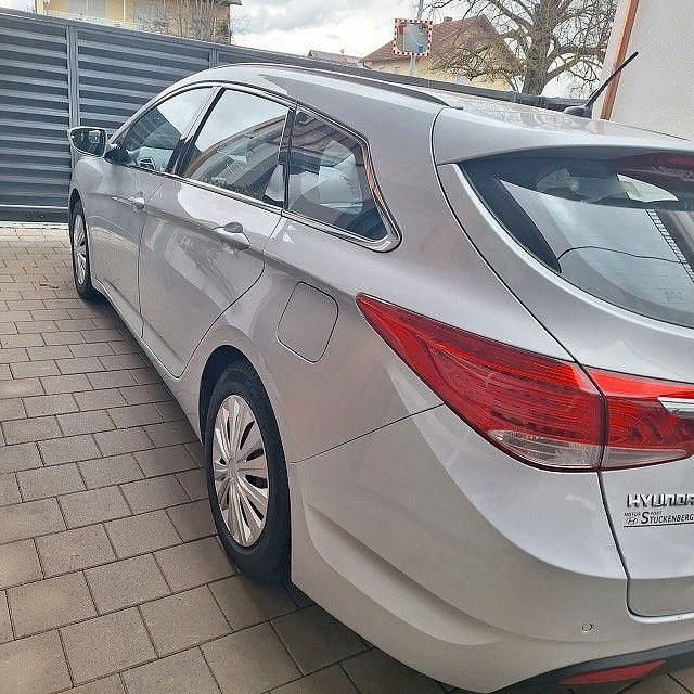 Gebraucht Hyundai i40 Style 116 PS (85 kW) 2012 Silber Kombi