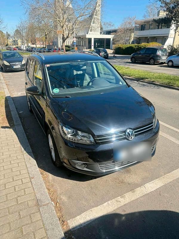 Schwarz Gebraucht 2013 VW Touran Van / Kleinbus | 6.490 € (Fairer Preis) - Bild 1/4