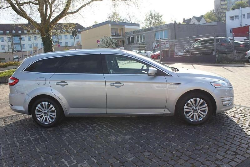 Gebraucht Ford Mondeo Titanium 140 PS (102 kW) 2015 Silber Kombi