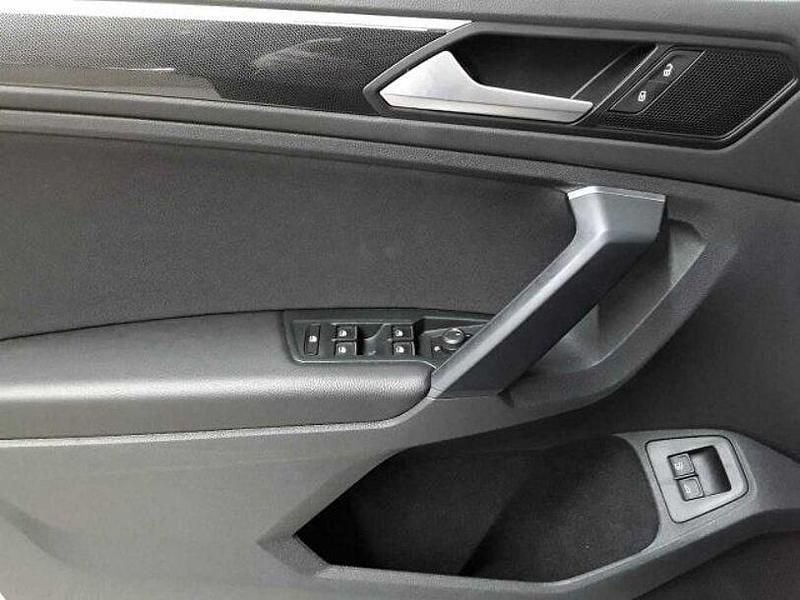 Gebraucht VW Tiguan Elegance 245 PS (180 kW) 2022 Uranograu SUV