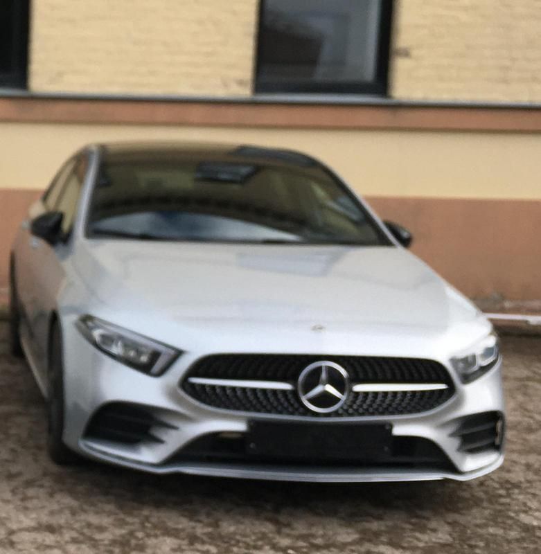 Silber Gebraucht 2021 Mercedes A200 AMG Limousine | 21.000 € (Superpreis) - Bild 1/4