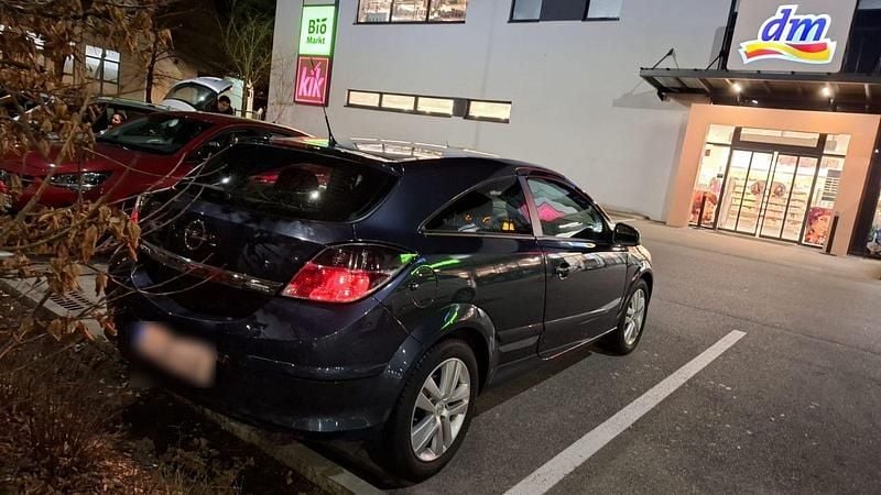 Gebraucht Opel Astra GTC 116 PS (85 kW) 2010 Blau Limousine