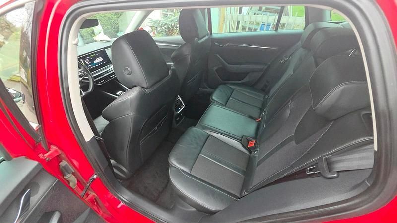 Gebraucht Skoda Octavia 150 PS (110 kW) 2021 Rot Kombi