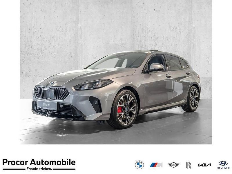 Grau Neu 2025 BMW 120 Performance Kleinwagen | 43.490 € (Teuer) - Bild 1/4