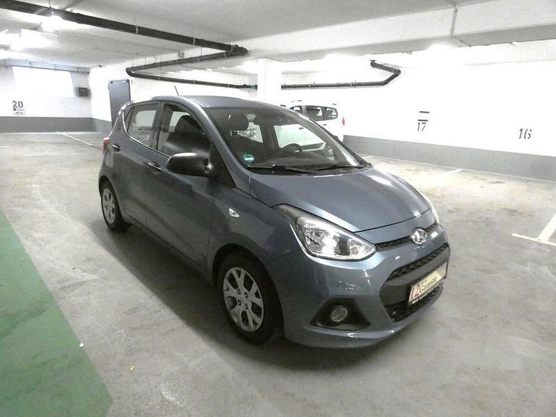 Gebraucht Hyundai i10 Classic 67 PS (49 kW) 2015 Blau Kleinwagen