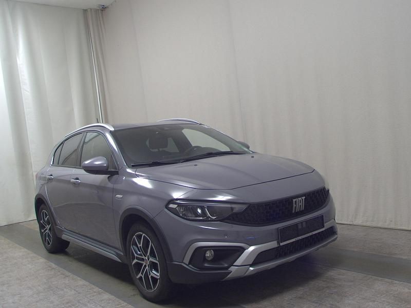 Gebraucht Fiat Tipo Cross 131 PS (96 kW) 2021 Unbekannt Limousine