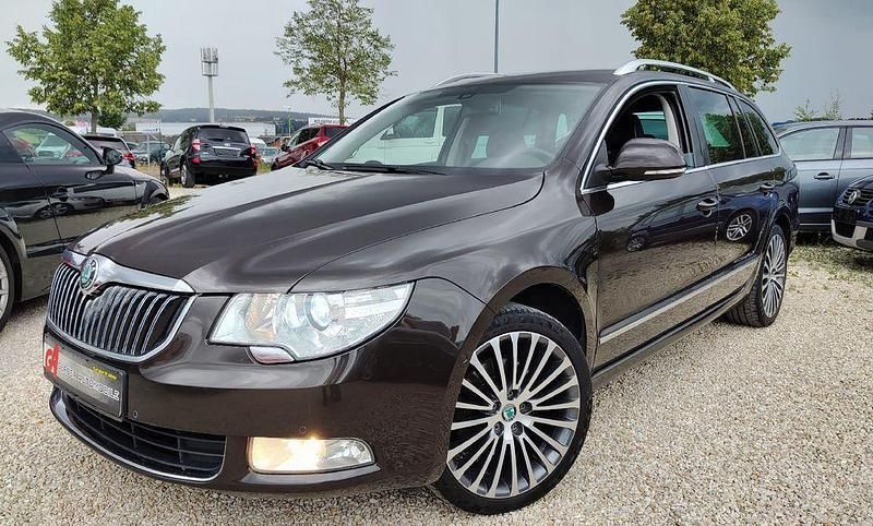 Braun Gebraucht 2012 Skoda Superb Elegance Kombi | 7.900 € (Fairer Preis) - Bild 1/4