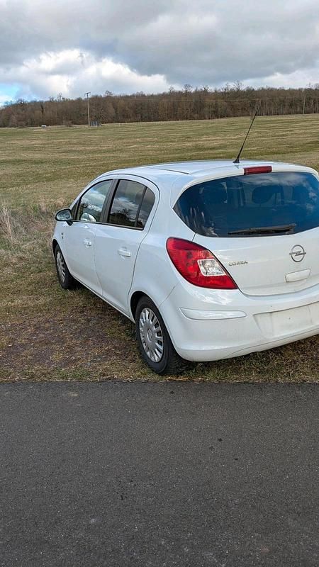 Gebraucht Opel Corsa 85 PS (62 kW) 2010 Weiß Kleinwagen