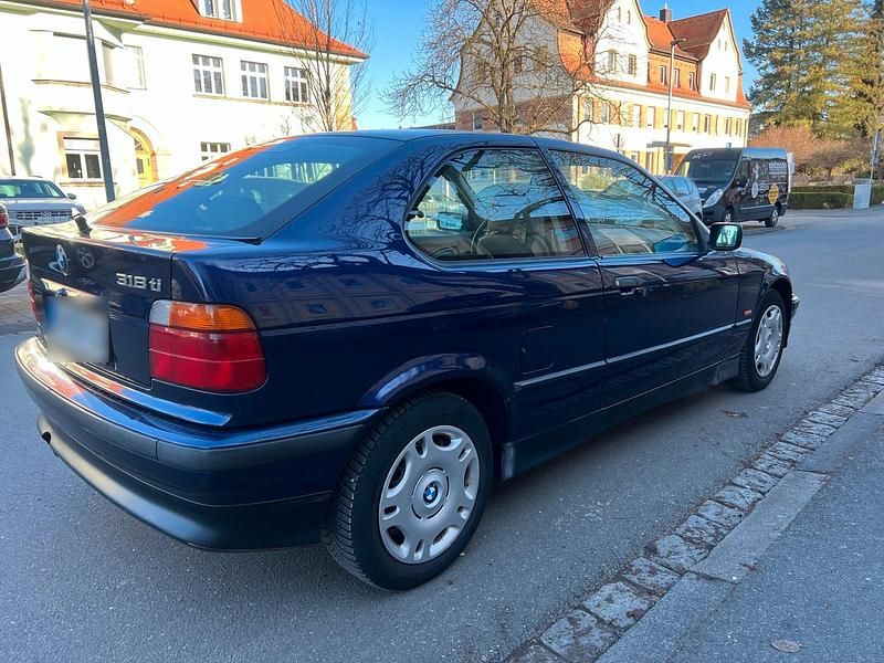 Gebraucht BMW 318 Basis 1996 Blau Kombi