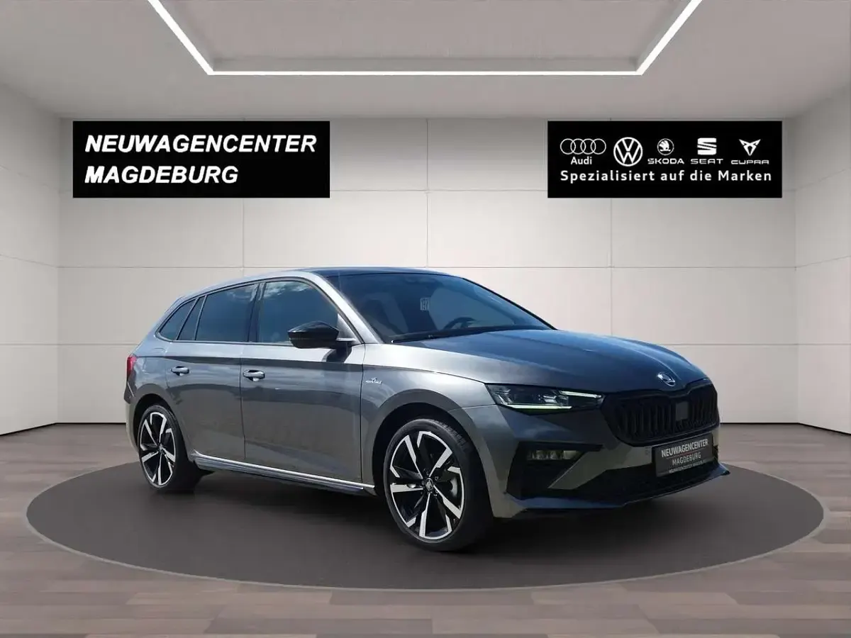Neu Skoda Scala Monte Carlo 150 PS (110 kW) 2026 Schwarzmagic perleffekt Kleinwagen
