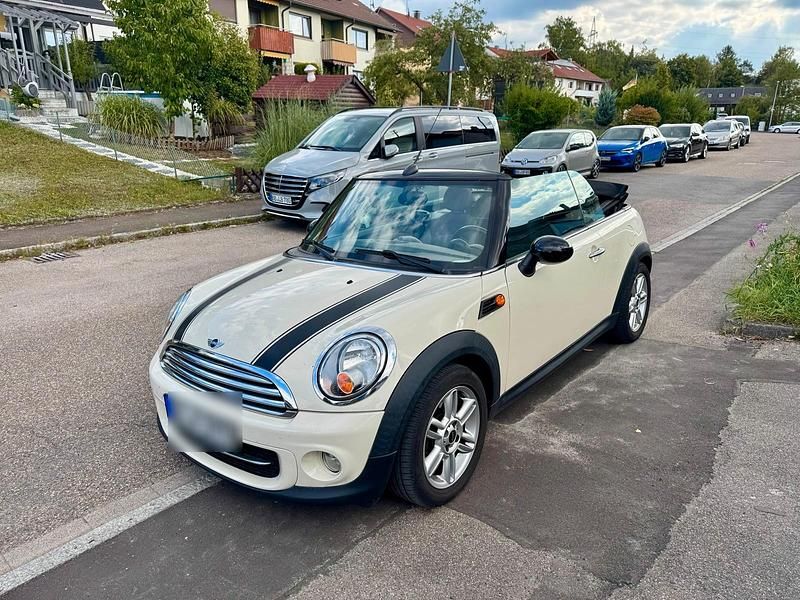 Weiß Gebraucht 2011 Mini Cooper D Cabriolet Cabrio | 7.999 € - Bild 1/4
