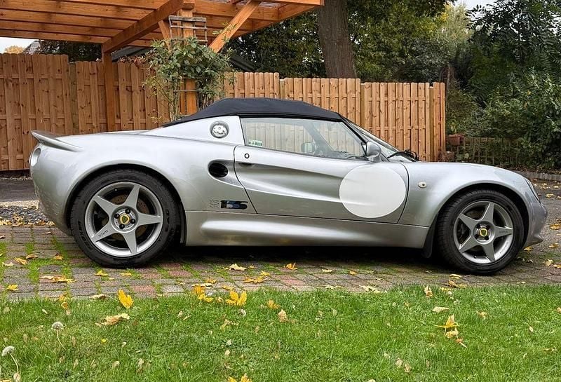 Silber Gebraucht 1999 Lotus Elise Cabrio | 32.950 € - Bild 1/4