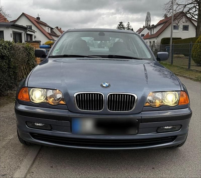 Gebraucht BMW 320 170 PS (125 kW) 2001 Blau Limousine