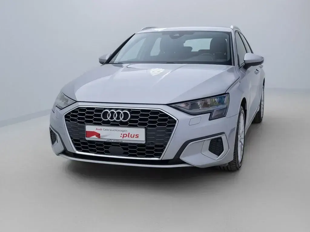Używany Audi A3 Advanced 116 KM (85 kW) 2024 Srebrny Sedan/Limuzyna