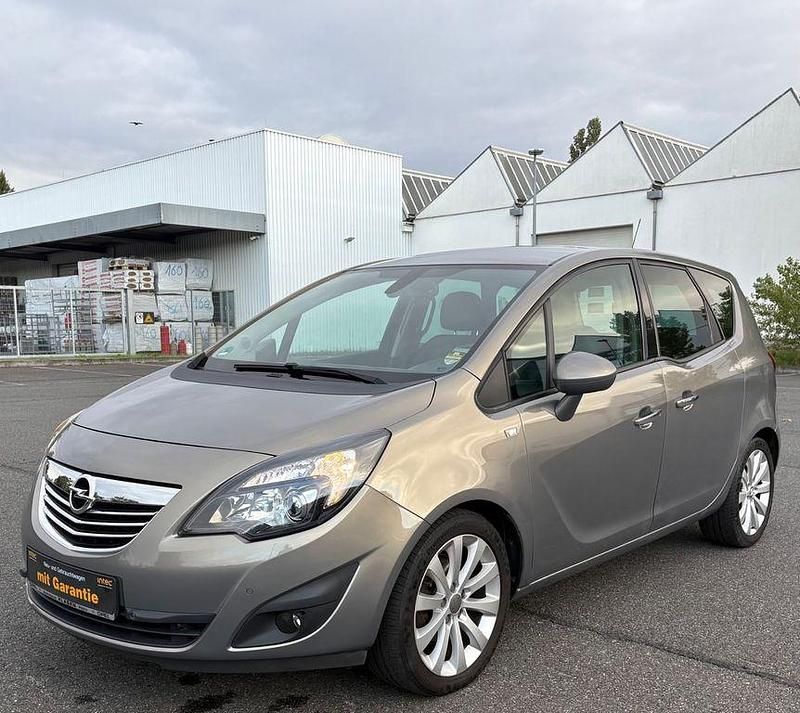 Grau Gebraucht 2010 Opel Meriva Innovation Van / Kleinbus | 4.890 € (Guter Preis) - Bild 1/4
