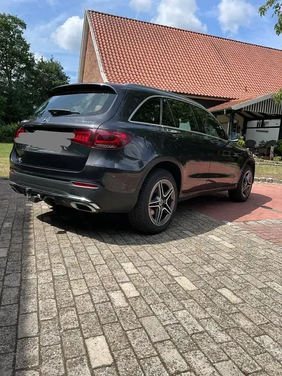 Gebraucht Mercedes GLC300e 306 PS (225 kW) 2020 Grau SUV