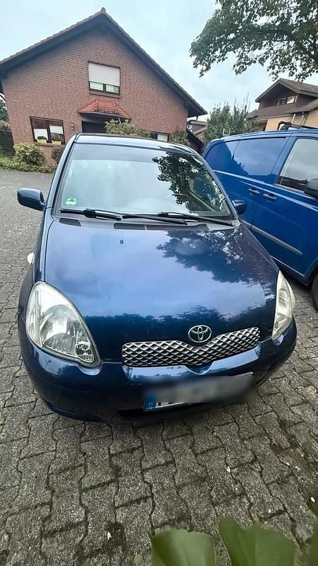 Blau Gebraucht 2004 Toyota Yaris Kleinwagen | 1.750 € (Fairer Preis) - Bild 1/4