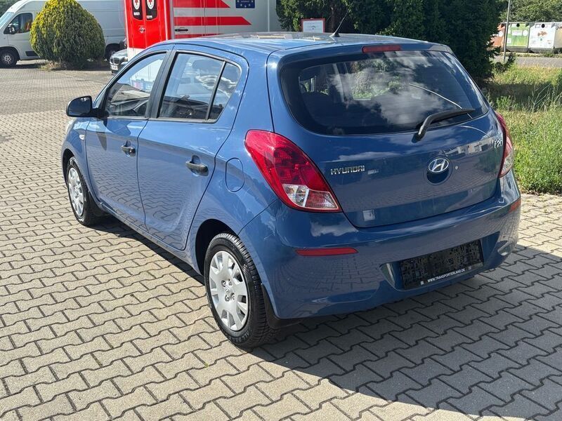 Gebraucht Hyundai i20 Classic 86 PS (63 kW) 2014 Blau Limousine