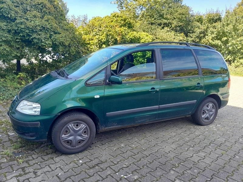 Grün Gebraucht 2001 VW Sharan Van / Kleinbus | 1.900 € (Guter Preis) - Bild 1/4