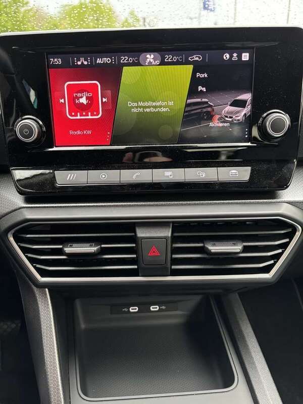 Gebraucht 2023 Seat Leon Style Kombi | 22.800 € (Guter Preis) - Bild 1/4