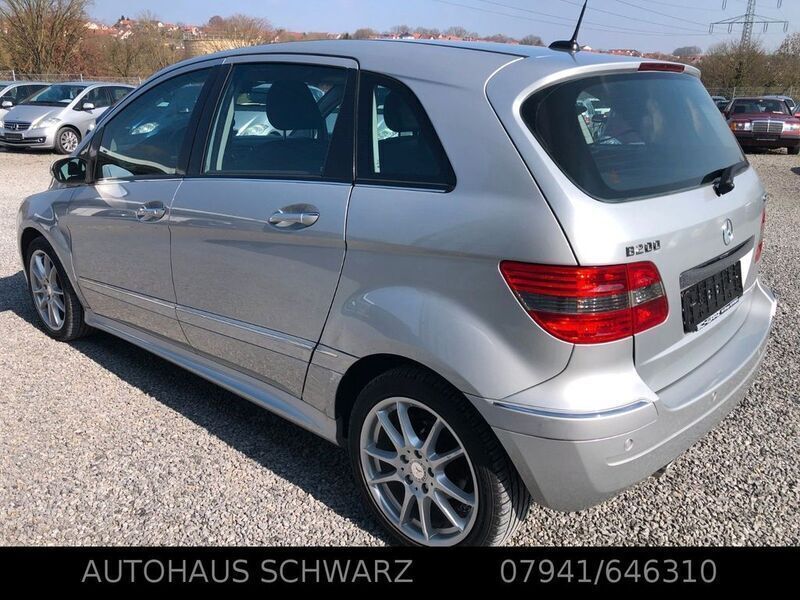 Gebraucht Mercedes B200 140 PS (102 kW) 2006 Silber Van / Kleinbus