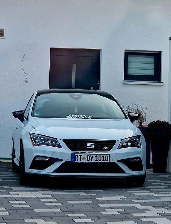 Weiß Gebraucht 2017 Cupra Leon Limousine | 20.500 € (Fairer Preis) - Bild 1/4