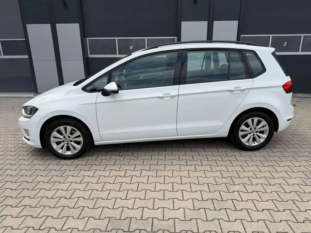Gebraucht VW Golf Sportsvan Comfortline 110 PS (80 kW) 2016 Pure white Van / Kleinbus