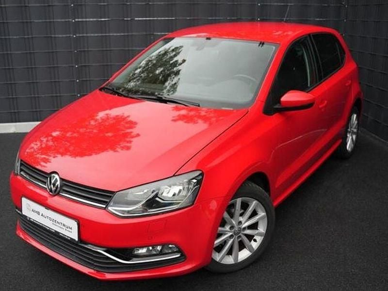 Rot Gebraucht 2017 VW Polo Highline Limousine | 10.499 € (Superpreis) - Bild 1/4