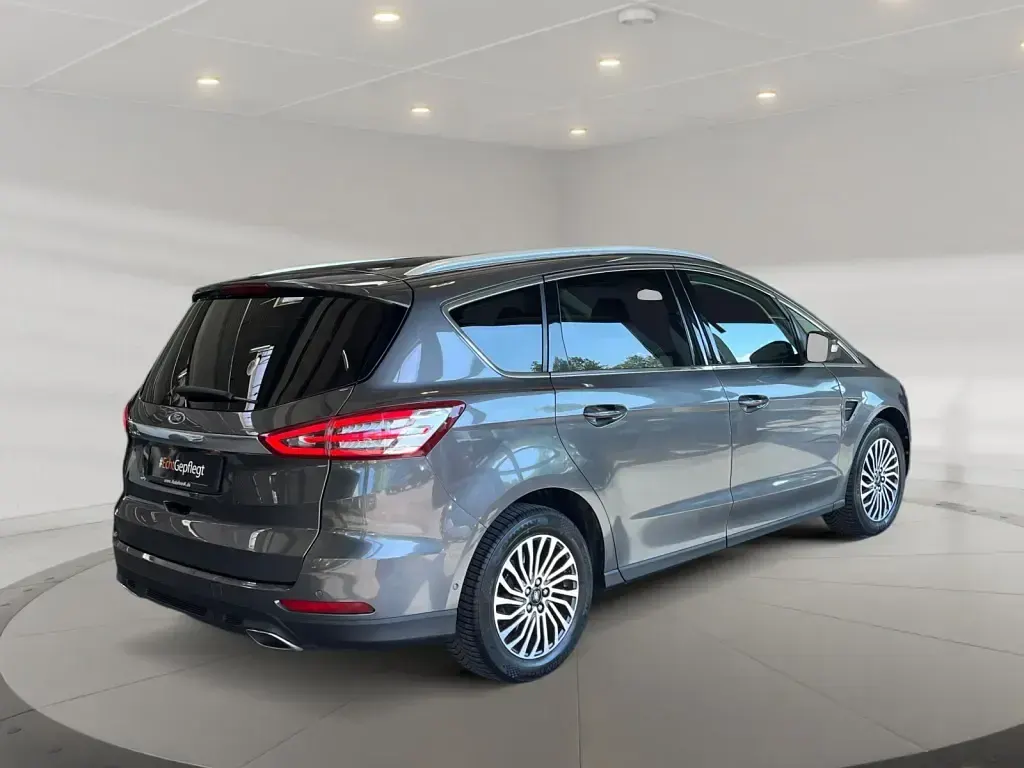 Gebraucht Ford S-MAX Titanium S 190 PS (139 kW) 2019 Grau Van / Kleinbus