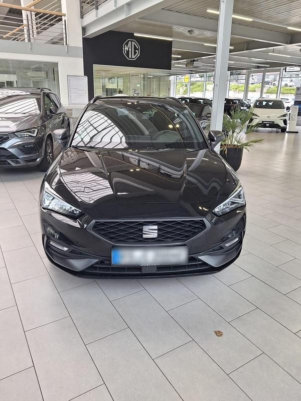 Schwarz Gebraucht 2021 Seat Leon FR Kombi | 15.500 € (Superpreis) - Bild 1/4