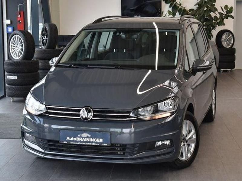 Grau Gebraucht 2021 VW Touran Comfortline Van / Kleinbus | 25.950 € (Fairer Preis) - Bild 1/4