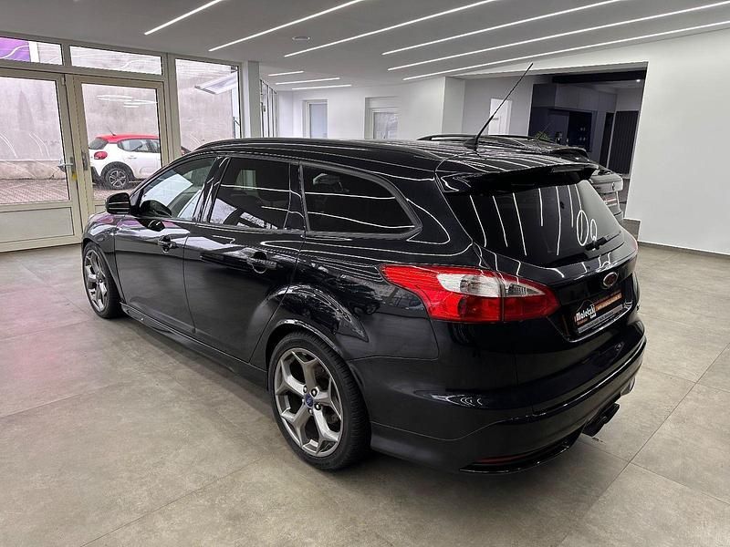 Używany Ford Focus ST 250 KM (183 kW) 2014 Czarny Kombi
