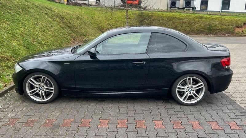 Schwarz Gebraucht 2008 BMW 135 Coupé Coupé | 15.800 € (Fairer Preis) - Bild 1/4