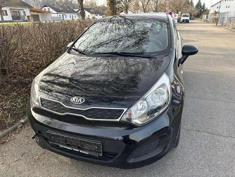 Gebraucht Kia Rio Attract 75 PS (55 kW) 2013 Other Kleinwagen