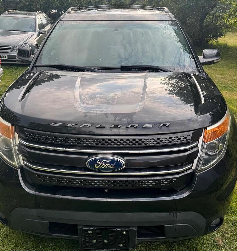Schwarz Gebraucht 2012 Ford Explorer XLT SUV | 16.500 € - Bild 1/4