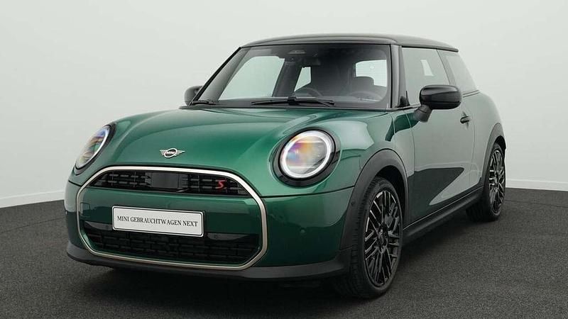 Grün Gebraucht 2024 Mini Cooper S Favoured Kleinwagen | 25.422 € - Bild 1/4
