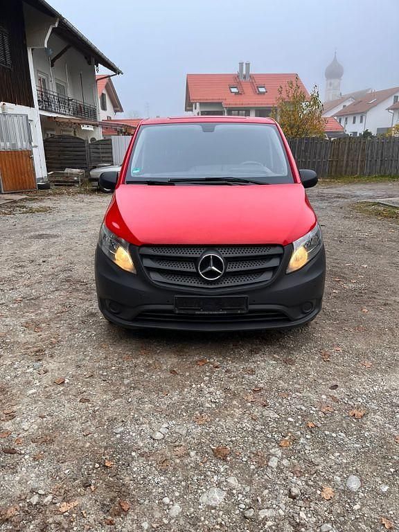 Rot Gebraucht 2016 Mercedes Vito Van | 8.800 € (Superpreis) - Bild 1/4