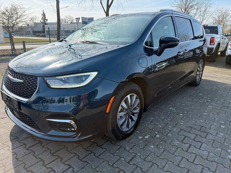 Second-hand Chrysler Pacifica 291 CP (214 kW) 2021 Albastru Van