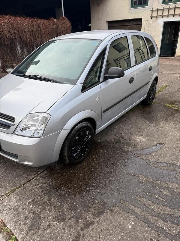 Gebraucht Opel Meriva 101 PS (74 kW) 2004 Silber Van / Kleinbus
